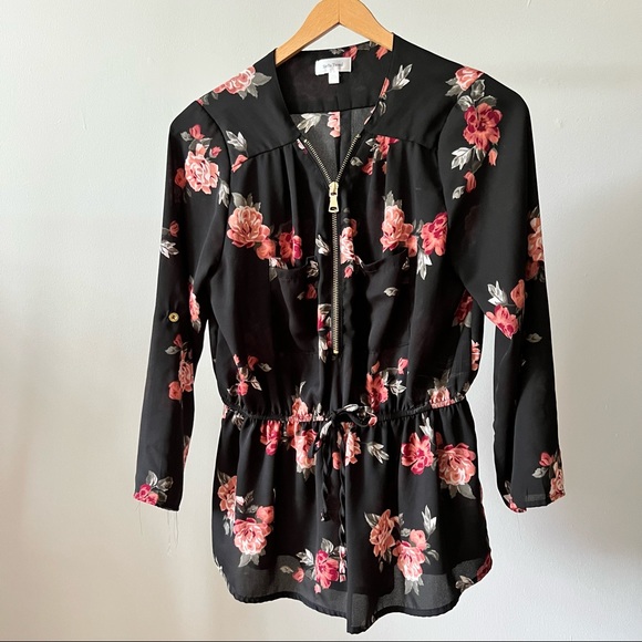2/20$ Stella Tweed Floral Black and Pink Top